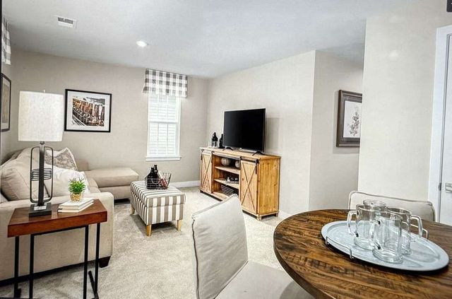 233 Chesna Dr, Whitehall, PA 15234