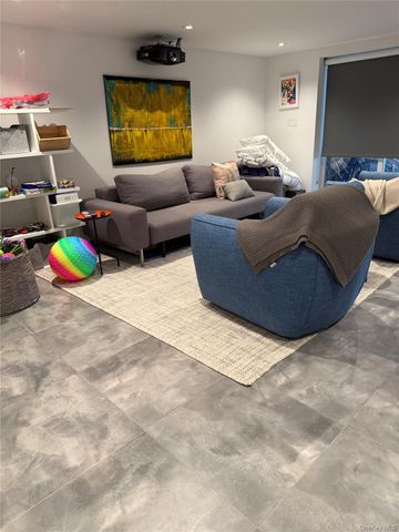 3041 Mitchell Road, Westhampton Beach, NY 11978