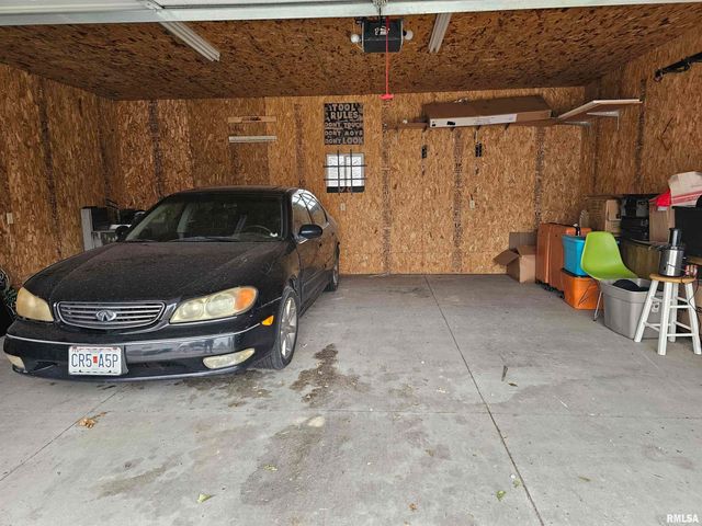 1517 MONMOUTH Boulevard, Galesburg, IL 61401