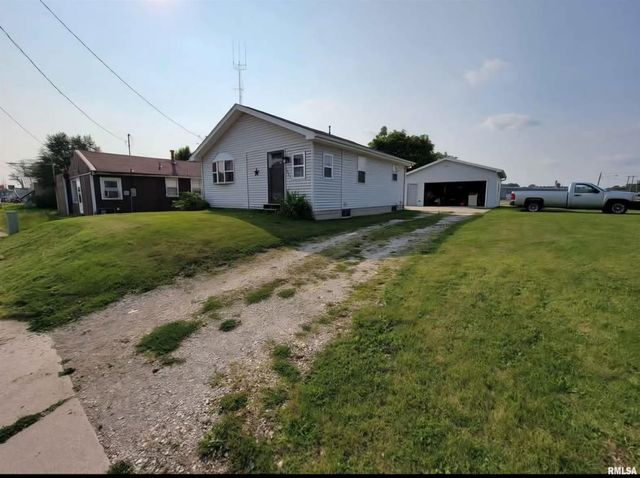 1517 MONMOUTH Boulevard, Galesburg, IL 61401