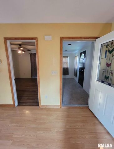 1517 MONMOUTH Boulevard, Galesburg, IL 61401