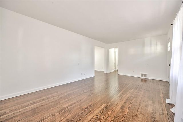 3407 S Cedar Avenue, Independence, MO 64052