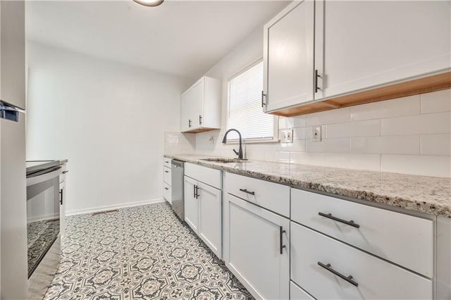 3407 S Cedar Avenue, Independence, MO 64052