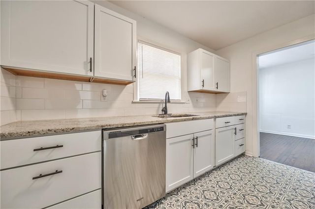 3407 S Cedar Avenue, Independence, MO 64052