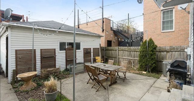 1350 N Bell Avenue 1, Chicago, IL 60622