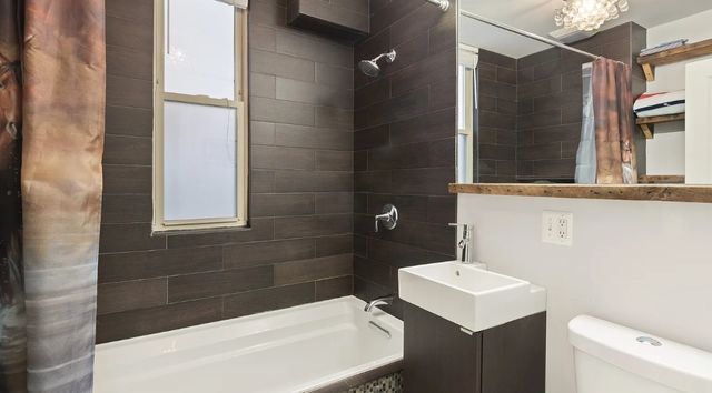 1350 N Bell Avenue 1, Chicago, IL 60622