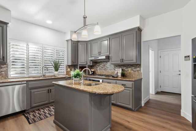 824 Harrier Pl, Davis, CA 95616