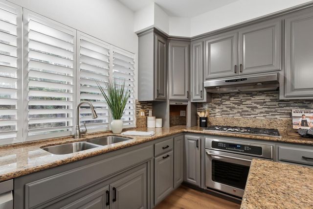 824 Harrier Pl, Davis, CA 95616