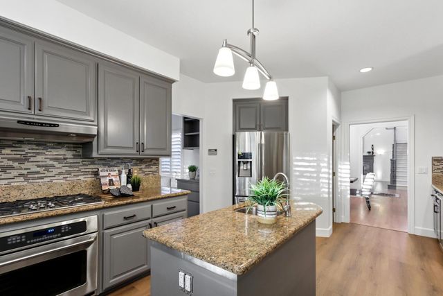 824 Harrier Pl, Davis, CA 95616