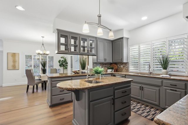 824 Harrier Pl, Davis, CA 95616