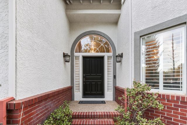 824 Harrier Pl, Davis, CA 95616