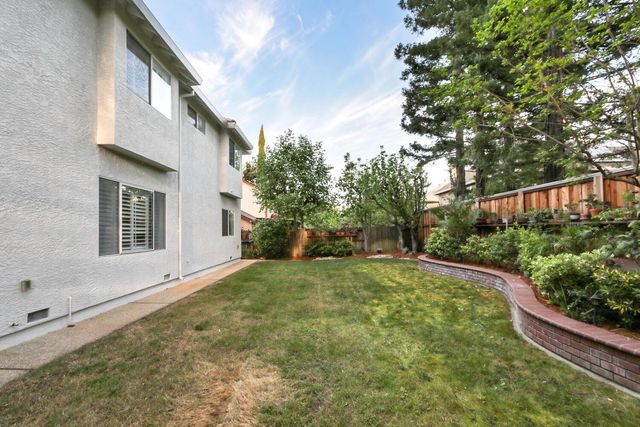 824 Harrier Pl, Davis, CA 95616