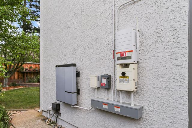 824 Harrier Pl, Davis, CA 95616