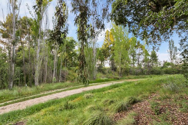 824 Harrier Pl, Davis, CA 95616