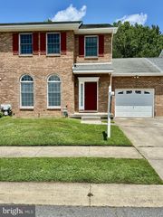 18 DYNASTY DR, Bear, DE 19701