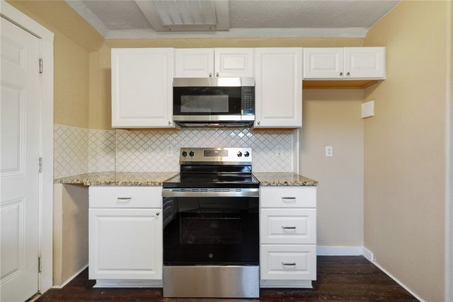 3826 Willow St, Corpus Christi, TX 78411