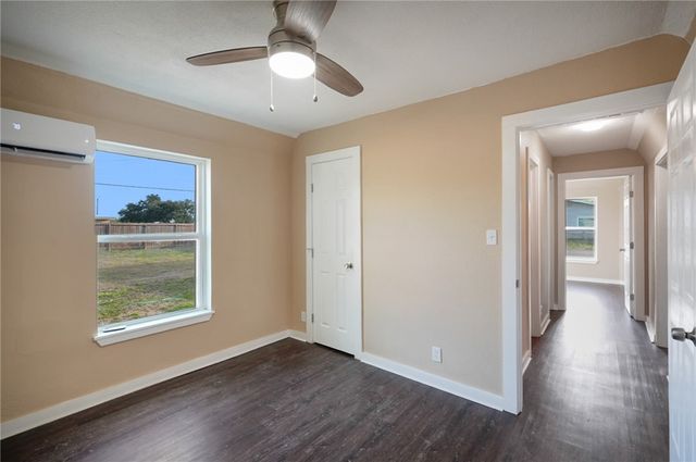 3826 Willow St, Corpus Christi, TX 78411