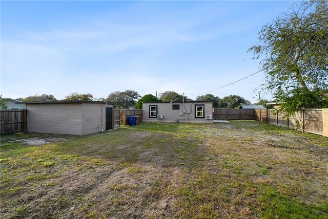 3826 Willow St, Corpus Christi, TX 78411