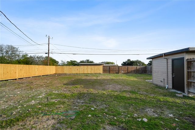 3826 Willow St, Corpus Christi, TX 78411