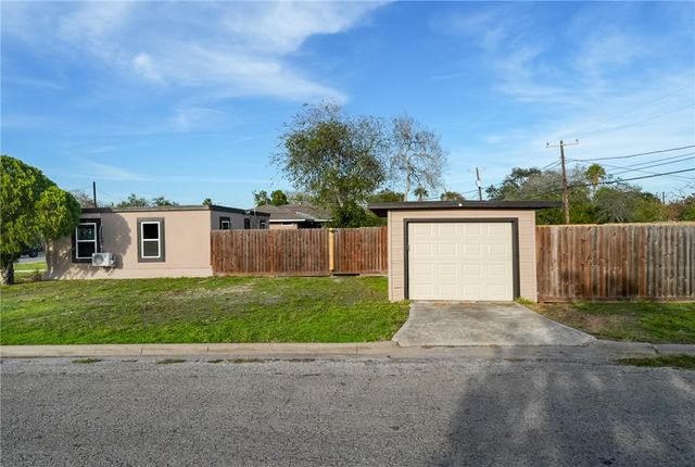 3826 Willow St, Corpus Christi, TX 78411