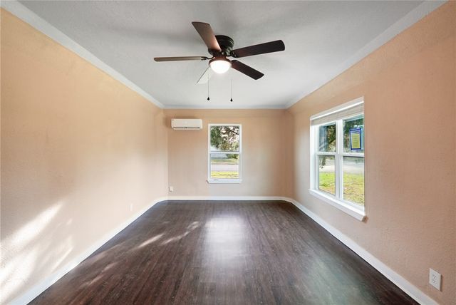 3826 Willow St, Corpus Christi, TX 78411