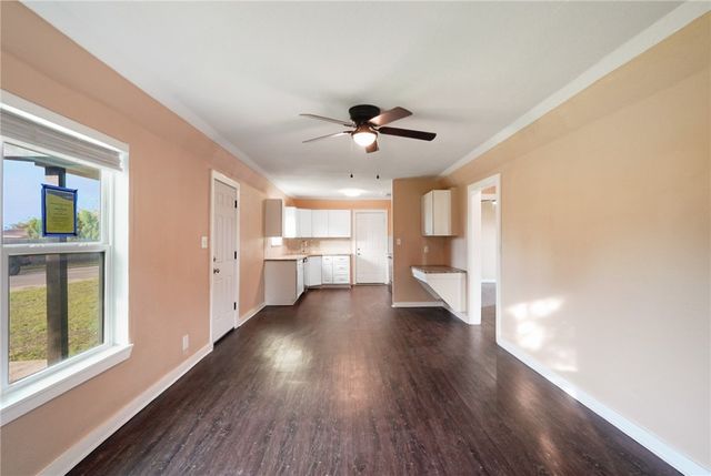 3826 Willow St, Corpus Christi, TX 78411