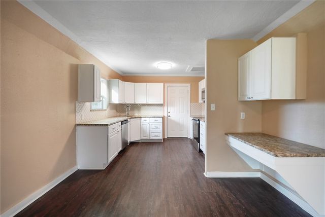 3826 Willow St, Corpus Christi, TX 78411