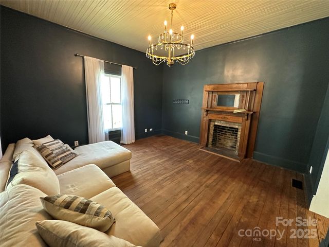 115 E Steele Street, Salisbury, NC 28144