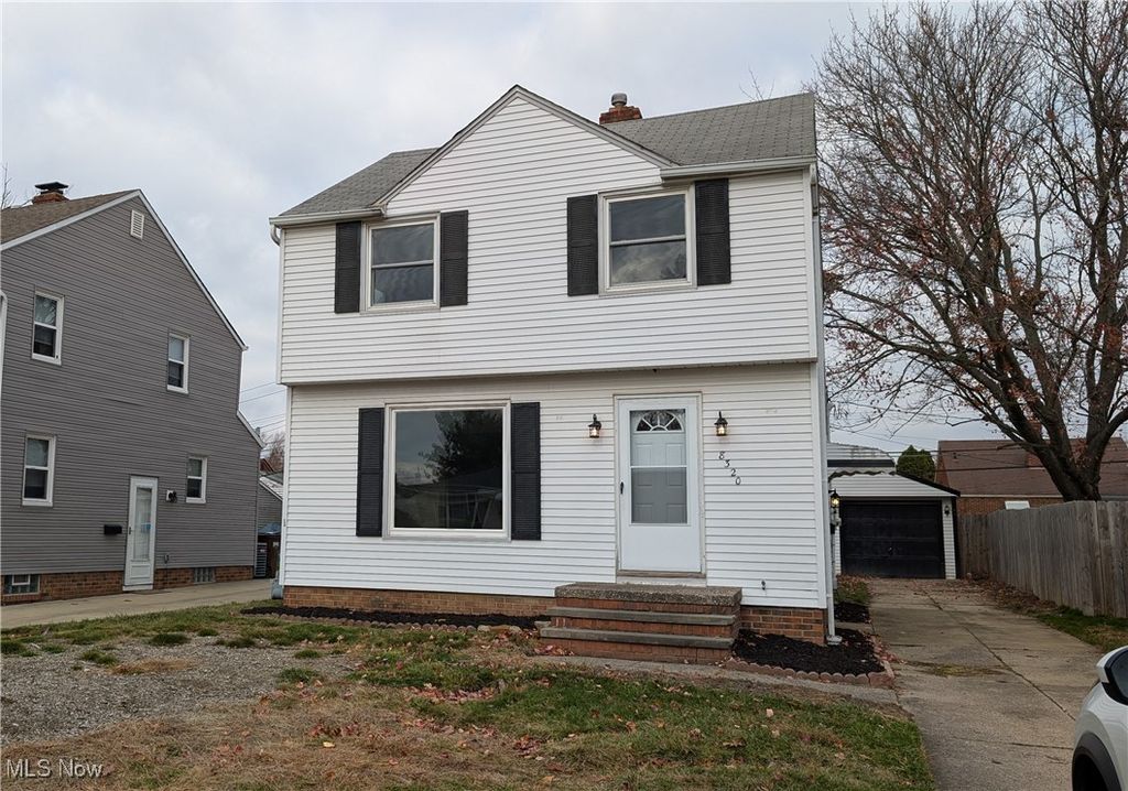 8320 Parmenter Drive, Parma, OH 44129