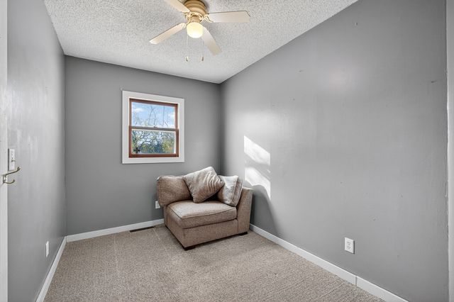 805 N Roche Street, Knoxville, IA 50138