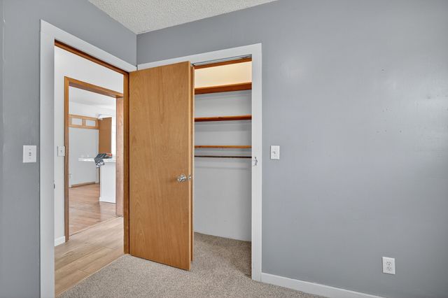 805 N Roche Street, Knoxville, IA 50138