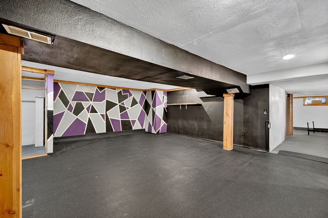 805 N Roche Street, Knoxville, IA 50138