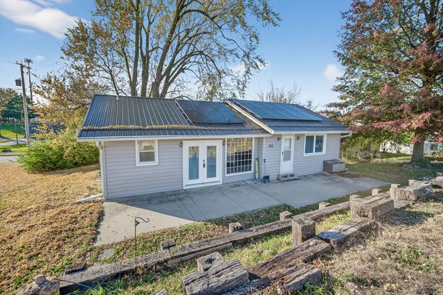 805 N Roche Street, Knoxville, IA 50138