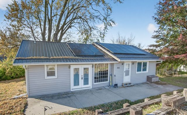 805 N Roche Street, Knoxville, IA 50138