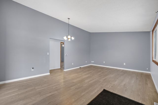 805 N Roche Street, Knoxville, IA 50138