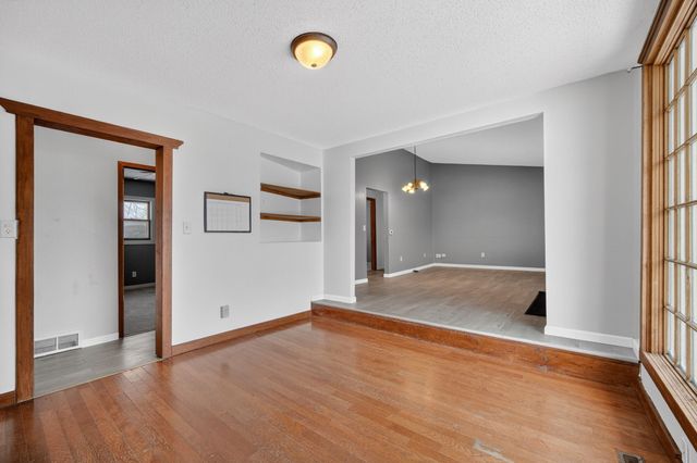 805 N Roche Street, Knoxville, IA 50138