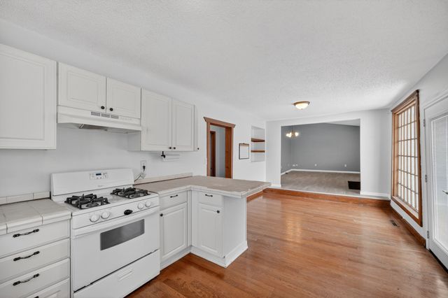 805 N Roche Street, Knoxville, IA 50138