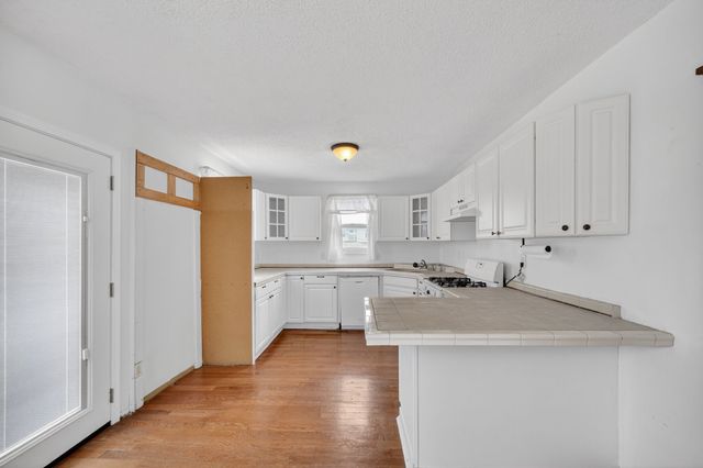 805 N Roche Street, Knoxville, IA 50138