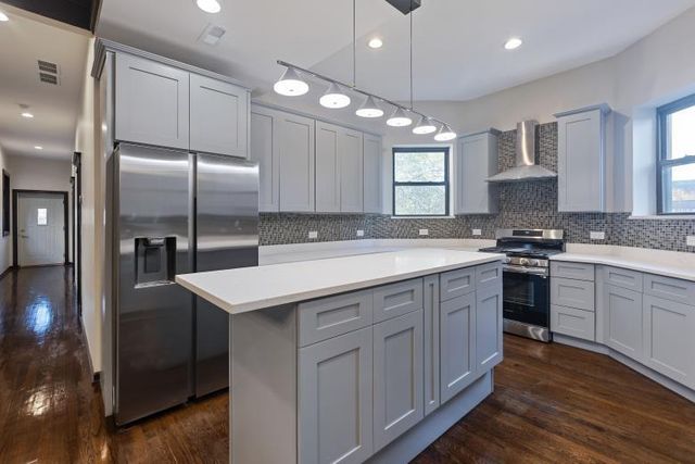 444 E 48th Street 2W, Chicago, IL 60615