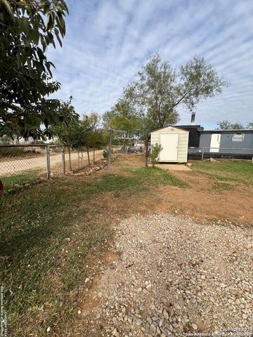 302 sheep hill, Dilley, TX 78017