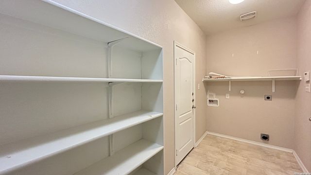 8423 BRAZOS PT, San Antonio, TX 78252