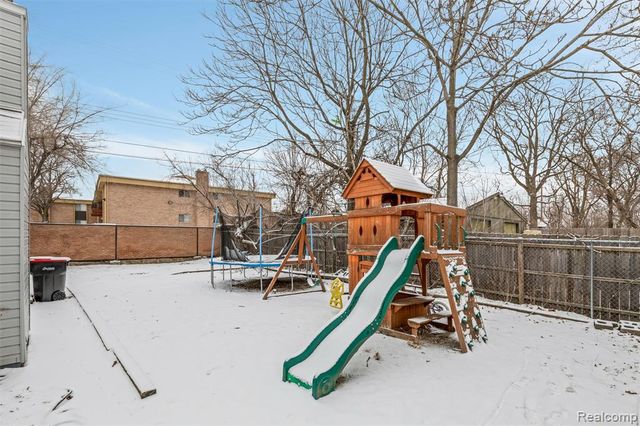 18240 Webster Avenue, Southfield, MI 48076