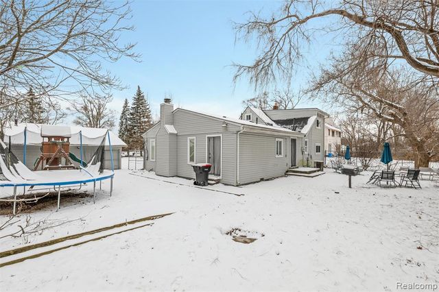 18240 Webster Avenue, Southfield, MI 48076