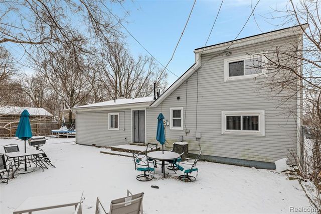 18240 Webster Avenue, Southfield, MI 48076