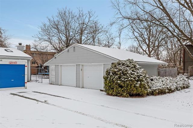 18240 Webster Avenue, Southfield, MI 48076