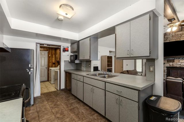 18240 Webster Avenue, Southfield, MI 48076