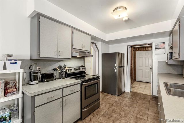 18240 Webster Avenue, Southfield, MI 48076