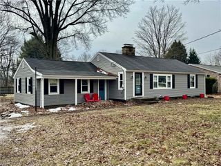 1068 Ivy Street NW, North Canton, OH 44720