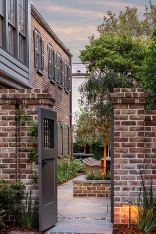 101 Tradd Street, Charleston, SC 29401