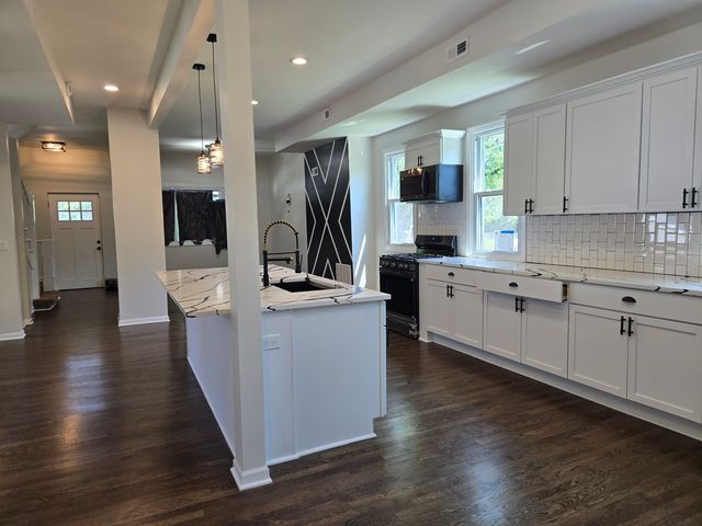 429 W 102nd Place, Chicago, IL 60628